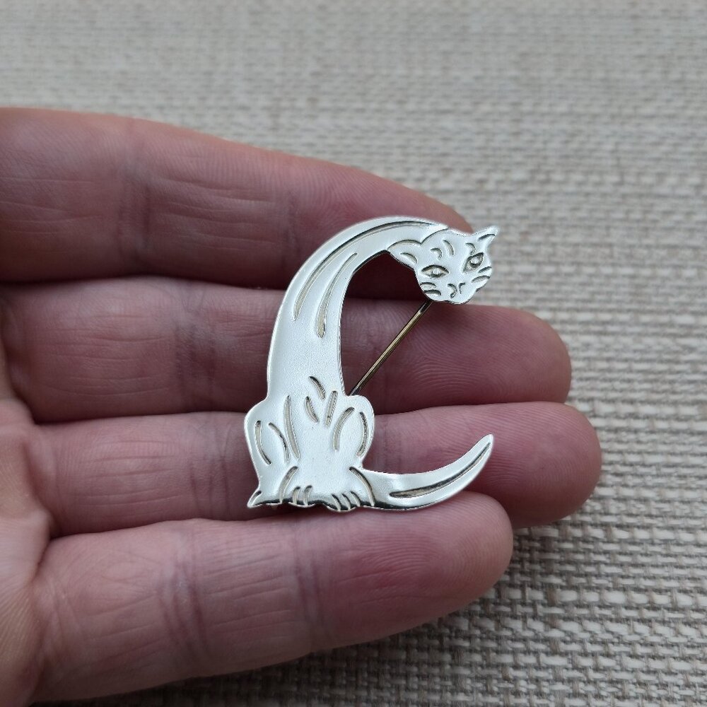 Sterling Silver Odd Style Long Neck Kitty Cat Pin Brooch A5973